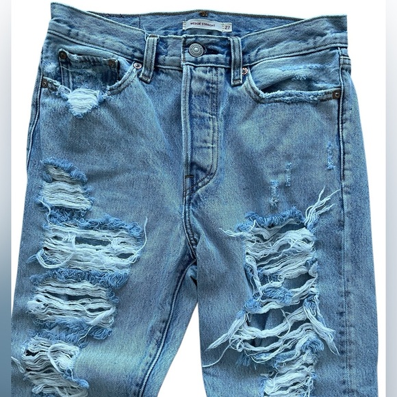 Levis Wedgie Straight Button Fly Jeans Women Size 27x25 LIGHT BLUE Distress - Picture 4 of 7